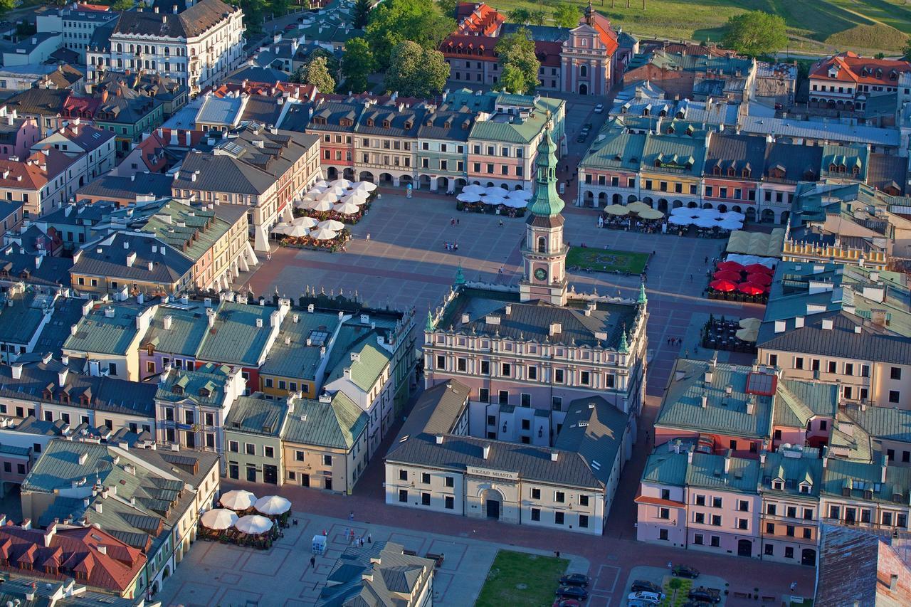 Pokoje Goscinne Osir Zamość Exteriör bild