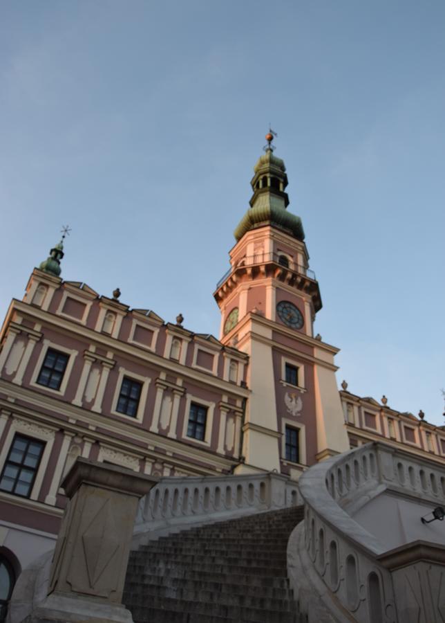 Pokoje Goscinne Osir Zamość Exteriör bild